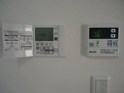 リモコン:床暖房コントローラー(左)